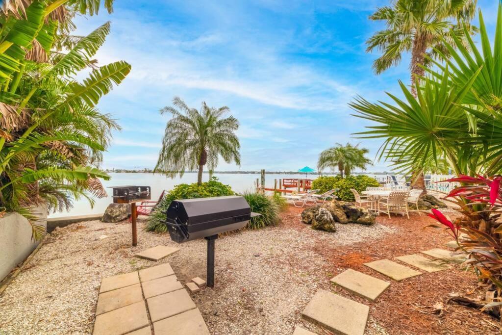 102-Tiny Treasure-Waterfront With Heated Pool Apartman St. Pete Beach Kültér fotó